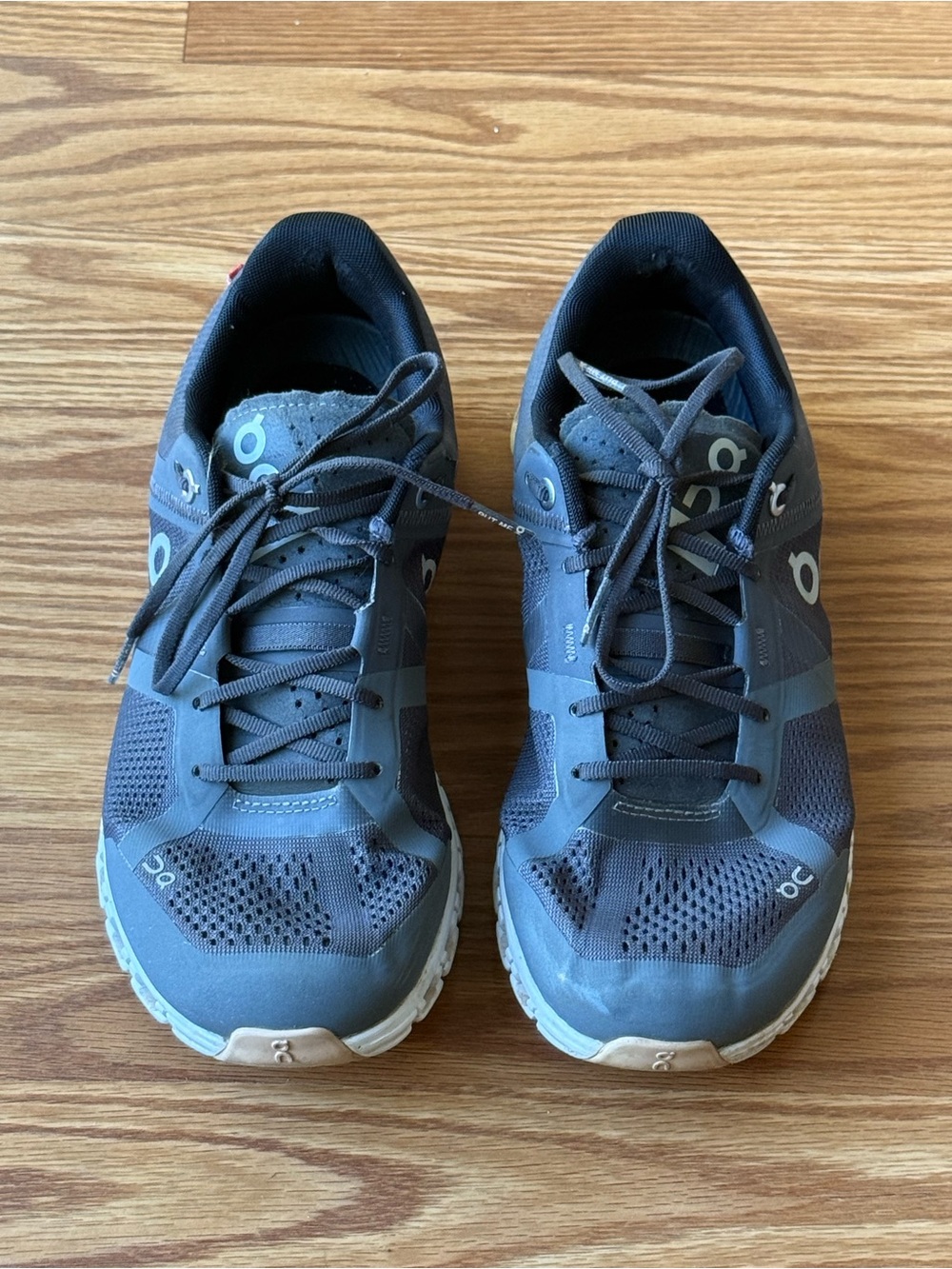 On Running women’s Athletic Running Shoes - Dark Blue Gray size 7.5
